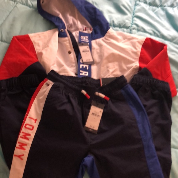 Tommy Hilfiger Jogging Suit NWT - Picture 2 of 6